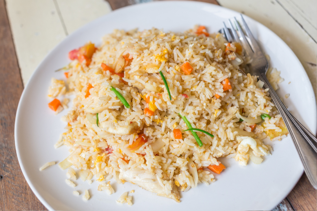 Jak zrobić smażony ryż z kurczakiem